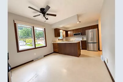 408 17th Avenue NE, Waseca, MN 56093 - Photo 5