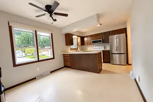 408 17th Ave NE, Waseca, MN 56093 - Photo 5