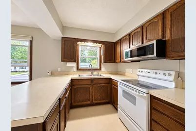 408 17th Avenue NE, Waseca, MN 56093 - Photo 3