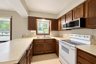 408 17th Ave NE, Waseca, MN 56093 - Photo 3