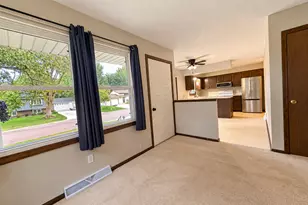 408 17th Ave NE, Waseca, MN 56093 - Photo 7