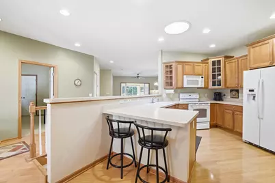776 Meredith Circle, River Falls, WI 54022 - Photo 3