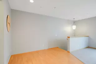 11211 Kinsley St, Eden Prairie, MN 55344 - Photo 11