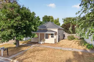 104 2nd St NE, Barnesville, MN 56514 - Photo 1