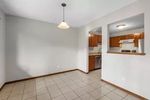 5137 Balmoral Ln, Bloomington, MN 55437 - Photo 9
