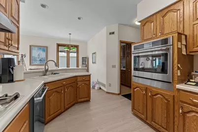 1588 Blackhawk Lake Drive, Eagan, MN 55122 - Photo 15