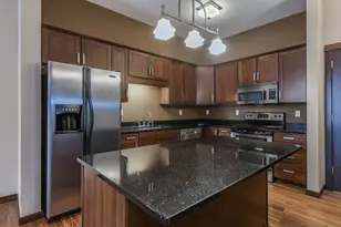 270 4th St E, Saint Paul, MN 55101 - Photo 3