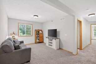 703 Maple Hills Dr, Maplewood, MN 55117 - Photo 23