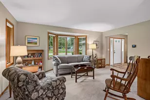 15019 Village Woods Dr, Eden Prairie, MN 55347 - Photo 9