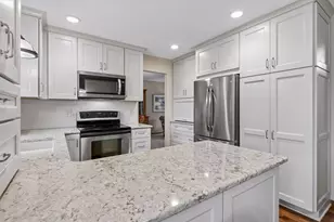 15019 Village Woods Dr, Eden Prairie, MN 55347 - Photo 15