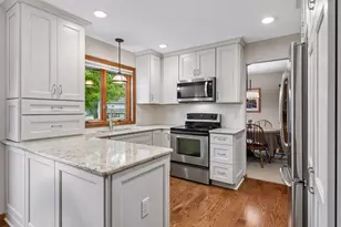 15019 Village Woods Dr, Eden Prairie, MN 55347 - Photo 17