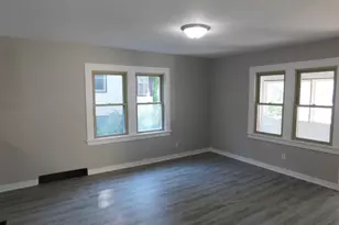 1885 Hawthorne Ave E, Saint Paul, MN 55119 - Photo 17