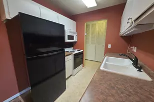 2800 Hillsboro Ave N, New Hope, MN 55427 - Photo 5