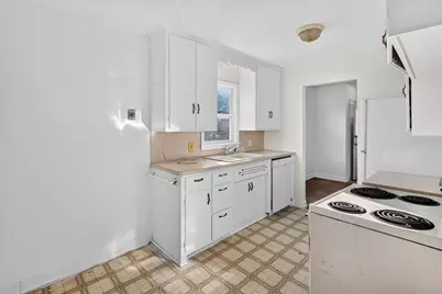 6812 Fairview Avenue N, Crystal, MN 55428 - Photo 9