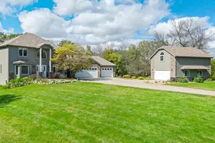22530 Forest Ridge Dr, Lakeville, MN 55044 - Photo 7