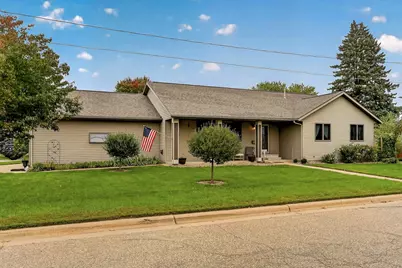 425 Park Avenue, Zumbrota, MN 55992 - Photo 1