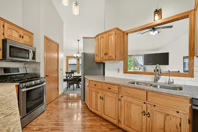 425 Park Avenue, Zumbrota, MN 55992 - Photo 15