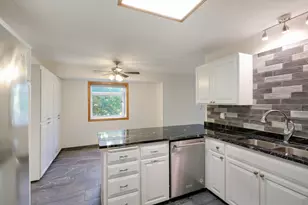 10632 Daisy Cir, Bloomington, MN 55438 - Photo 9