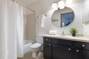 2425 E Franklin Ave, Minneapolis, MN 55406 - Photo 17