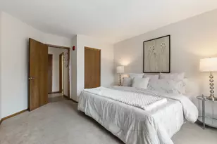 2425 E Franklin Ave, Minneapolis, MN 55406 - Photo 15