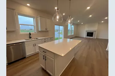 7460 Lotus Lane, Lino Lakes, MN 55038 - Photo 5