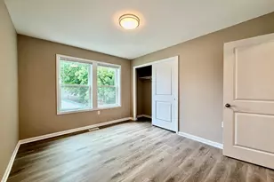 9034 Park Ave S, Bloomington, MN 55420 - Photo 9