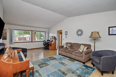 3774 Goodwin Avenue N, Oakdale, MN 55128 - Photo 9