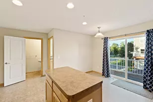 899 Ledgestone, Mahtomedi, MN 55115 - Photo 9