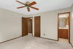 5220 Cottonwood Ln N, Plymouth, MN 55442 - Photo 15