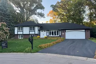 14886 Tealwood Ct, Eden Prairie, MN 55347 - Photo 3