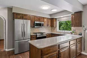 14886 Tealwood Ct, Eden Prairie, MN 55347 - Photo 11