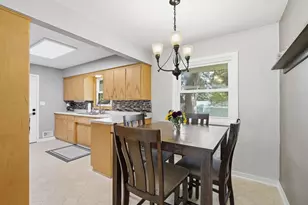 2692 Marion St, Roseville, MN 55113 - Photo 5