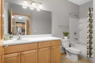 284 Spring St, Saint Paul, MN 55102 - Photo 15