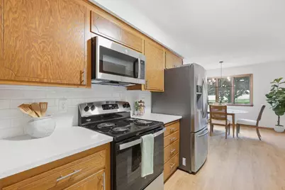 10225 Jersey Avenue, Chaska, MN 55318 - Photo 11