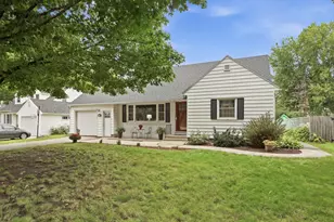 717 Memorial Pkwy SW, Rochester, MN 55902 - Photo 3