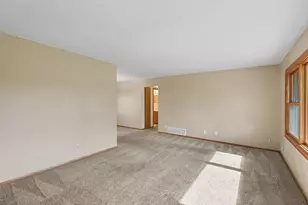 997 Arbogast St, Shoreview, MN 55126 - Photo 5