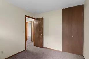 365 E 43rd St, Minneapolis, MN 55409 - Photo 17