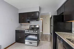 365 E 43rd St, Minneapolis, MN 55409 - Photo 9