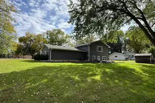 1632 6th Ave N, Windom, MN 56101 - Photo 3