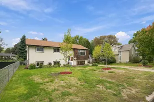 1885 Manton St, Maplewood, MN 55109 - Photo 5