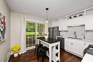 1905 Shenandoah Ct, Plymouth, MN 55447 - Photo 3