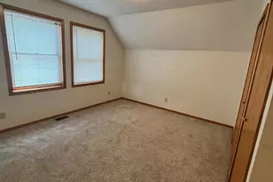 1054 Pacific St, Saint Paul, MN 55106 - Photo 5