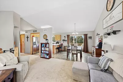 952 S Chestnut Street, Belle Plaine, MN 56011 - Photo 5