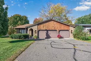 2236 Helena Ave N, Oakdale, MN 55128 - Photo 3