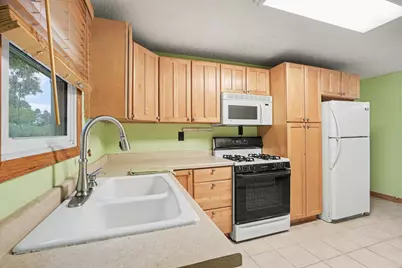 549 18th Avenue N, South Saint Paul, MN 55075 - Photo 5