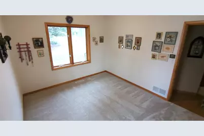1217 Taft Street E, Thief River Falls, MN 56701 - Photo 17