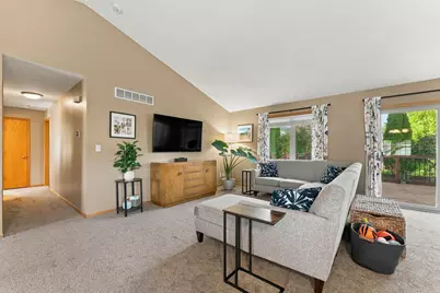 1926 Hart Drive SW, Rochester, MN 55902 - Photo 5
