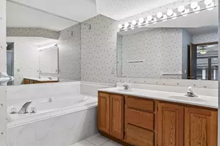 18512 Lime Tree Ct, Minnetonka, MN 55345 - Photo 13