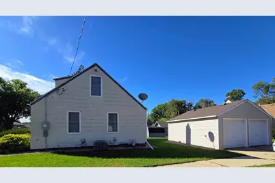 504 6th Avenue SW, Pipestone, MN 56164 - Photo 3