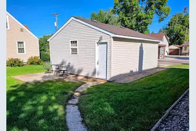 504 6th Avenue SW, Pipestone, MN 56164 - Photo 5